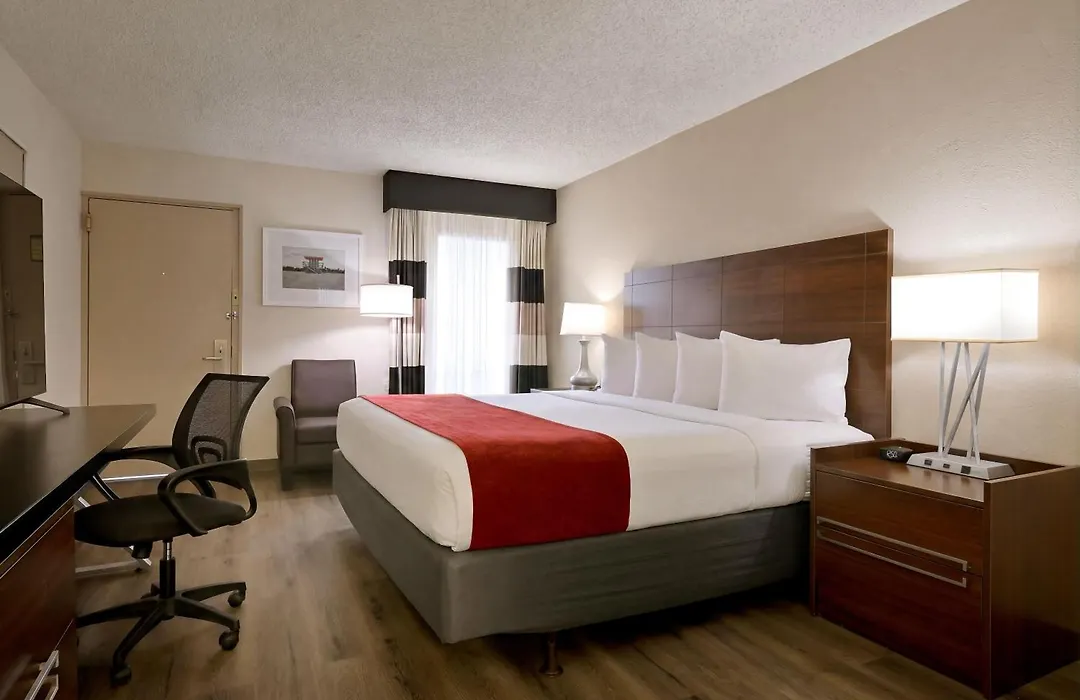 Ramada By Wyndham Sarasota Waterfront-1